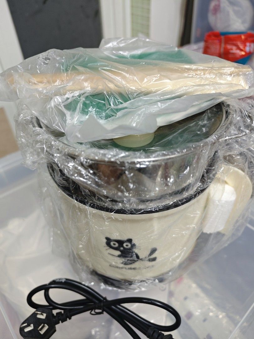 Multi-Function Electric Mini Cooker (Category: Cookers) located in Singapore. Submitted by becks234 (Listing ID 1460040127, Image 1). Description: - Multi-Functions including hotpot, steaming, rice, boiling - Good for simple meals in office or mini hotpot at home - 3-pin China plug #Cooker #Mini #Hotpot #Steamboat #Steamer.