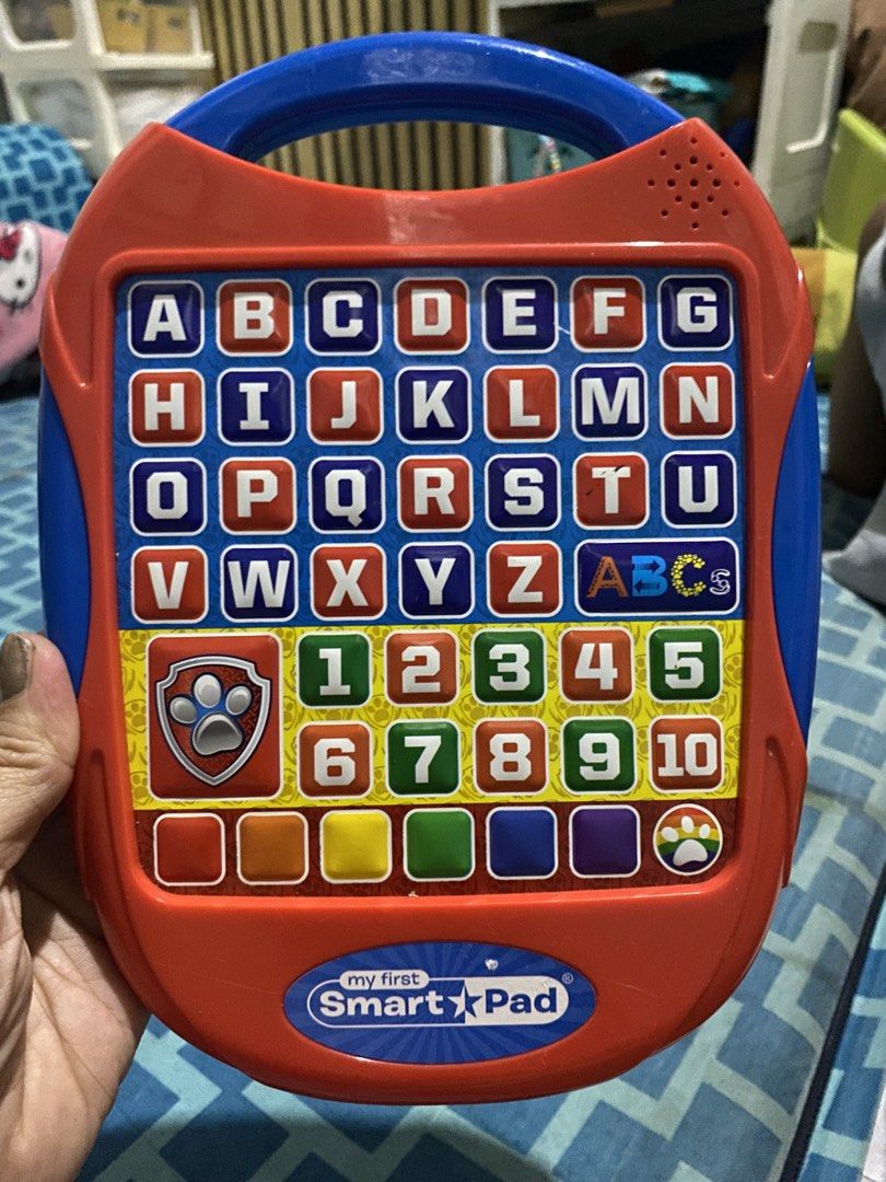 My first smart pad (Category: Educational & Learning Toys) located in Las Pinas. Submitted by yel_olshoppe (Listing ID 1460089951, Image 1). Description: My first smart pad Kabilaan sya npipindot .