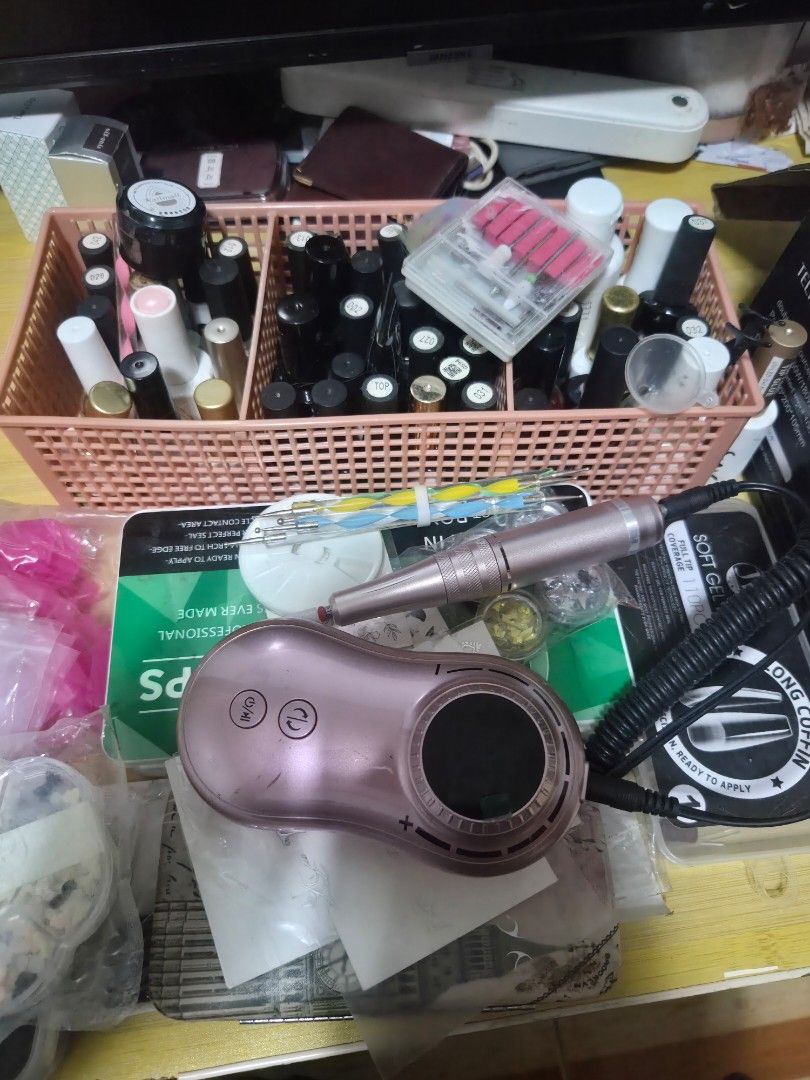 Nail Art Tools and Gel Polish Set (Category: Hands & Nails) located in General Mariano Alvarez. Submitted by tinabelcherblurp (Listing ID 1460088917, Image 1). Description: - Nail drill pen & lamp included - Assorted gel polishes 20+ -Polygel slip solution - Set of nail art brushes, drill bits, nail tips - Soft gel tips for extensions - All items in good, ready-to-use condition.