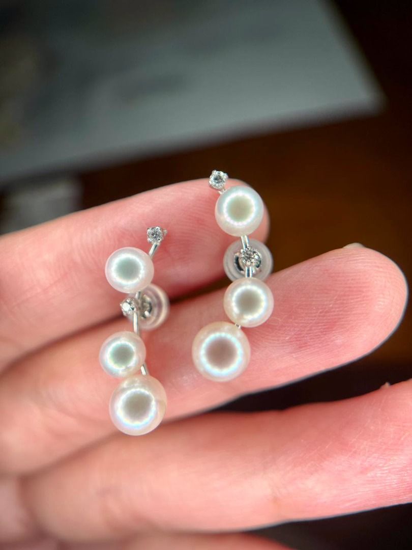 Natural Akoya Pearls Earrings (Category: Earrings) located in Baguio. Submitted by asna_taku (Listing ID 1459971276, Image 1). Description: atural Akoya Pearl Diamond Crawler Earrings ✨ A beautiful statement pair for the pearl lover. 🤍 Elegant Akoya pearls paired with natural diamonds, set in PT900 platinum—a sophisticated design that climbs beautifully along the ear. 🇯🇵 Japan sourced 🤍 Natural Akoya Pearls 💎 Natural Diamonds ✨ PT900 Platinu