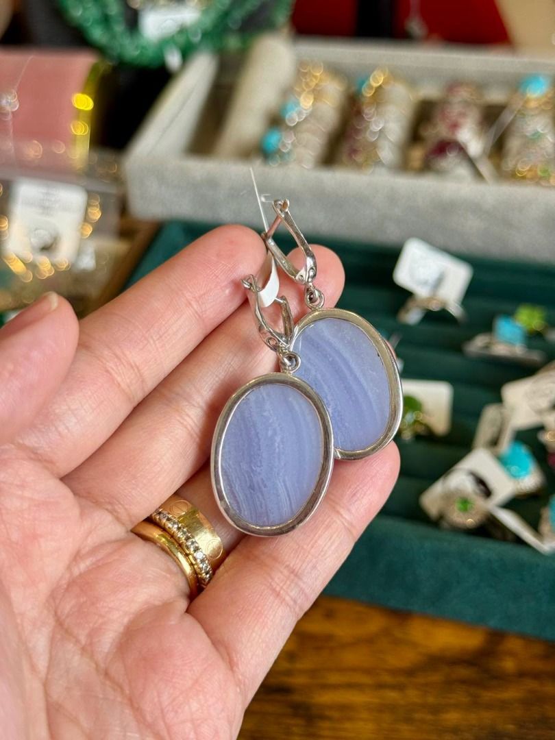 Natural Blue Lace Agate Earrings (Category: Earrings) located in Baguio. Submitted by asna_taku (Listing ID 1459993124, Image 3). Description: 💙 Natural Blue Lace Agate Earrings 💙 Soft, dreamy blue tones with beautiful natural banding — a graceful pair that brings an elegant, calming touch to any look. ✨ Set in new silver with a classic oval design, perfect for everyday elegance or a polished occasion look. ₱4,980 — 1 pair only. Message us to r