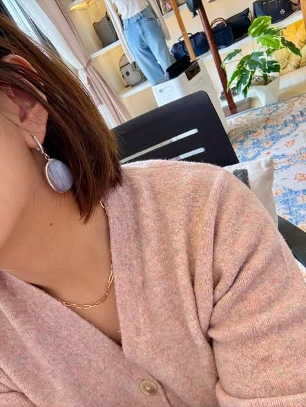 Natural Blue Lace Agate Earrings (Category: Earrings) located in Baguio. Submitted by asna_taku (Listing ID 1459993124, Image 1). Description: 💙 Natural Blue Lace Agate Earrings 💙 Soft, dreamy blue tones with beautiful natural banding — a graceful pair that brings an elegant, calming touch to any look. ✨ Set in new silver with a classic oval design, perfect for everyday elegance or a polished occasion look. ₱4,980 — 1 pair only. Message us to r