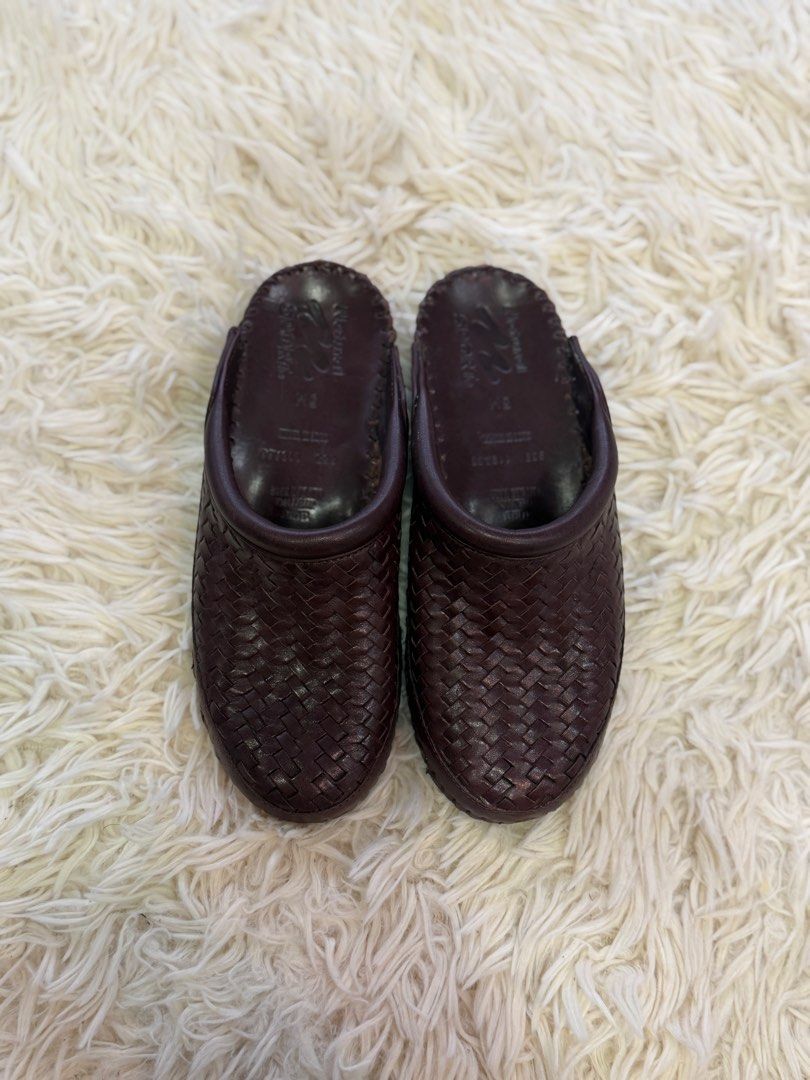 Natural Sport Sandals Maroon (Category: Sandals) located in Makati City. Submitted by armyanna (Listing ID 1459965690, Image 2). Description: Still in super good condition. Very sturdy and easy to wear. .