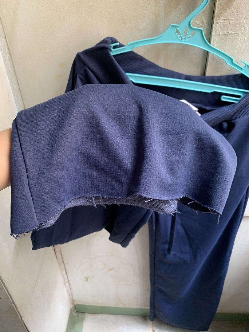 Navy Blue Sweatpants (Category: Other Bottoms) located in Manila. Submitted by usagichan_rabbit (Listing ID 1459946324, Image 2). Description: - Petite navy blue sweatpants length 35 - Size: S - Elastic waistband with drawstring - Raw, cut-off hem ginupit ko tahian niyo na lang para di matastas - Perfect for lounging or casual wear - Made in China.