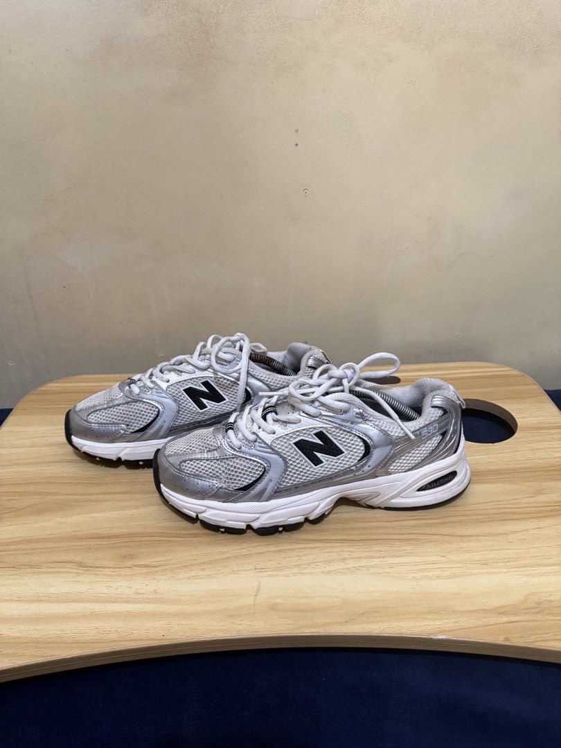 NB 530 (New Balance) (Category: Sneakers) located in Cagayan de Oro. Submitted by twice.but.nice.blackmarket (Listing ID 1459952188, Image 1). Description: ŃB 530 Very good condition Size 7 Woman’s Issue : see the last photo uploaded!.