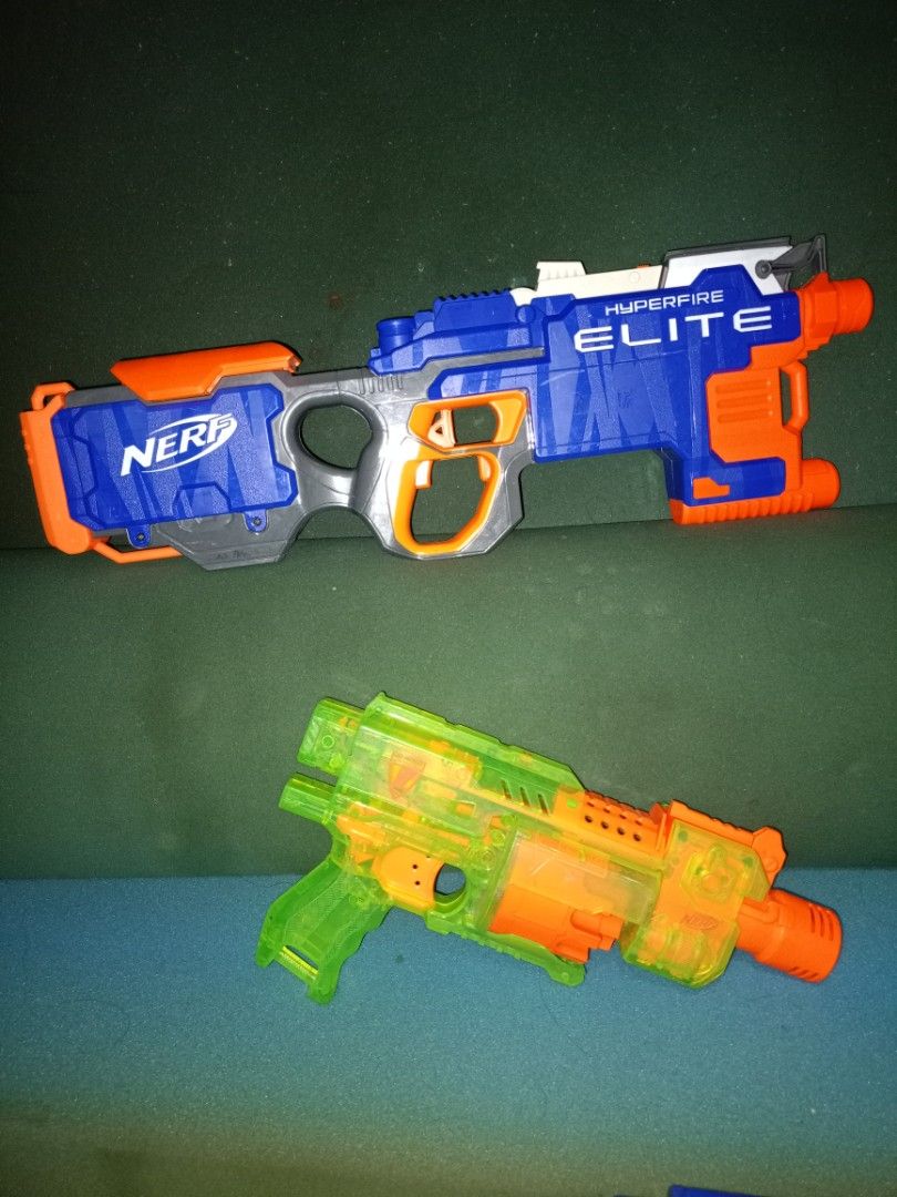 Nerf guns preloved (Category: Action & Battle Toys) located in Manila. Submitted by raymund2501 (Listing ID 1460030541, Image 2). Description: for sale 5k takeall nerf guns preloved working lahat yan except sa 2nd pic as freebies nlng working motor kaso ayaw nya pumutok hindi labas ang bala.