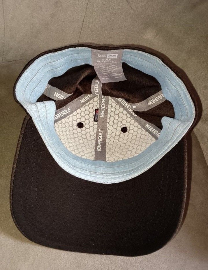 New Era Golf TPC Summerlin Fitted Hat Size M-L (Category: Caps & Hats) located in Binangonan. Submitted by yuristalin888 (Listing ID 1459924658, Image 3). Description: Elevate your course-ready look with this official New Era Golf TPC Summerlin Cap, designed for both performance and style. Brand & Collaboration: Authentic New Era Golf cap featuring official TPC Summerlin embroidery on the front panel and the classic New Era flag logo on the side.