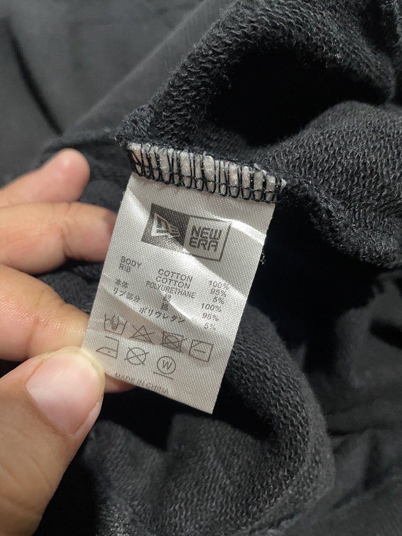 New Era Yankees Zip Up Hood (Category: Activewear) located in Liloy. Submitted by juan2thrift (Listing ID 1460059817, Image 3). Description: New Era NYC MLB Zip Up Hoodie Jacket 22” by 27” 8.5/10 Good Condition .