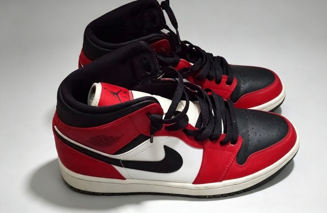 Nike Air Jordan 1 Mid "Chicago Toe" (Category: Sneakers) located in Manila. Submitted by davincicode_30 (Listing ID 1459969990, Image 3). Description: Forsale!!! Nike Air Jordan 1 Mid "Chicago Toe" Size 8.5 Excellent condition No issue PM for fast transaction📩.