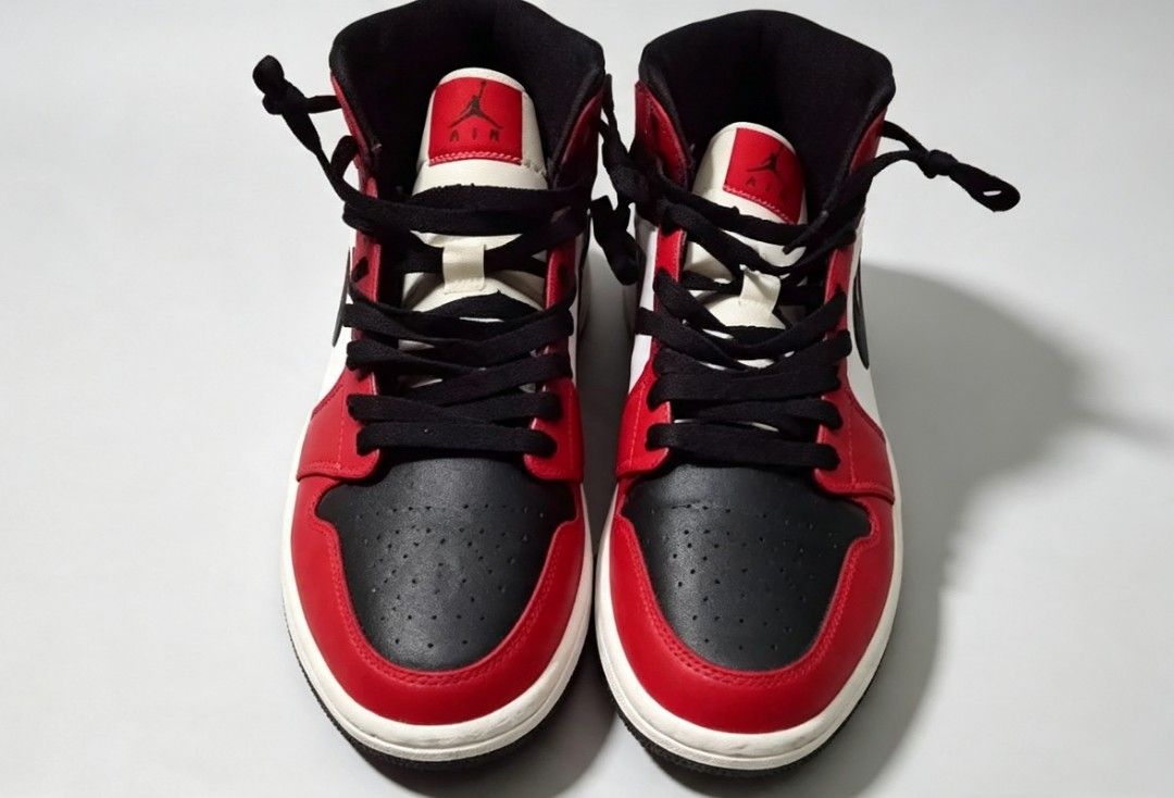 Nike Air Jordan 1 Mid "Chicago Toe" (Category: Sneakers) located in Manila. Submitted by davincicode_30 (Listing ID 1459969990, Image 1). Description: Forsale!!! Nike Air Jordan 1 Mid "Chicago Toe" Size 8.5 Excellent condition No issue PM for fast transaction📩.