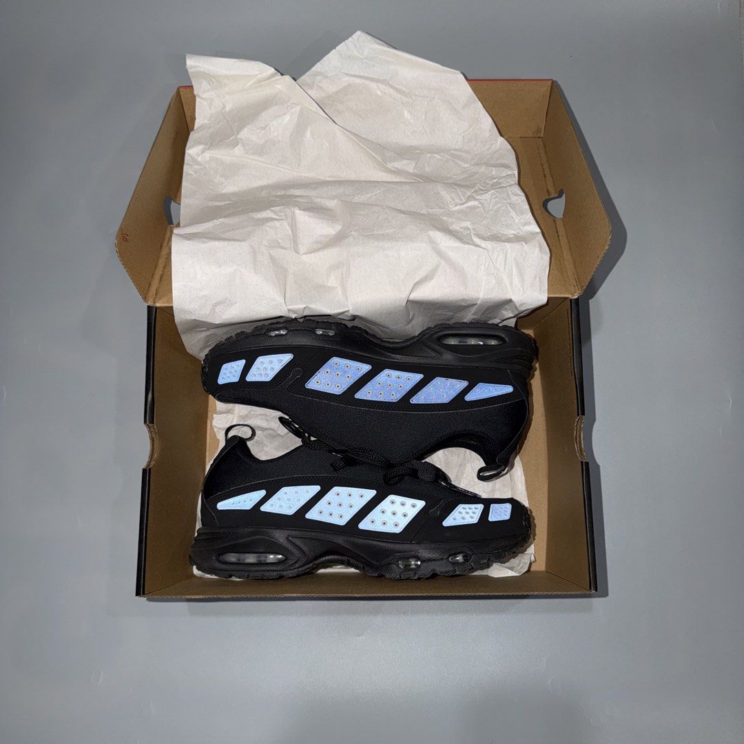 NIKE AIRMAX SNDR 3M REFLECTIVE TRIPLE BLACK (Category: Casual Shoes) located in Dagupan City. Submitted by dgp.plvg (Listing ID 1460048046, Image 2). Description: Size: 9.5 US MEN / 11 US WOMEN Condition: used once only Complete box and papers SRP: ₱9,895 SELLING IT FOR: ₱7,895.