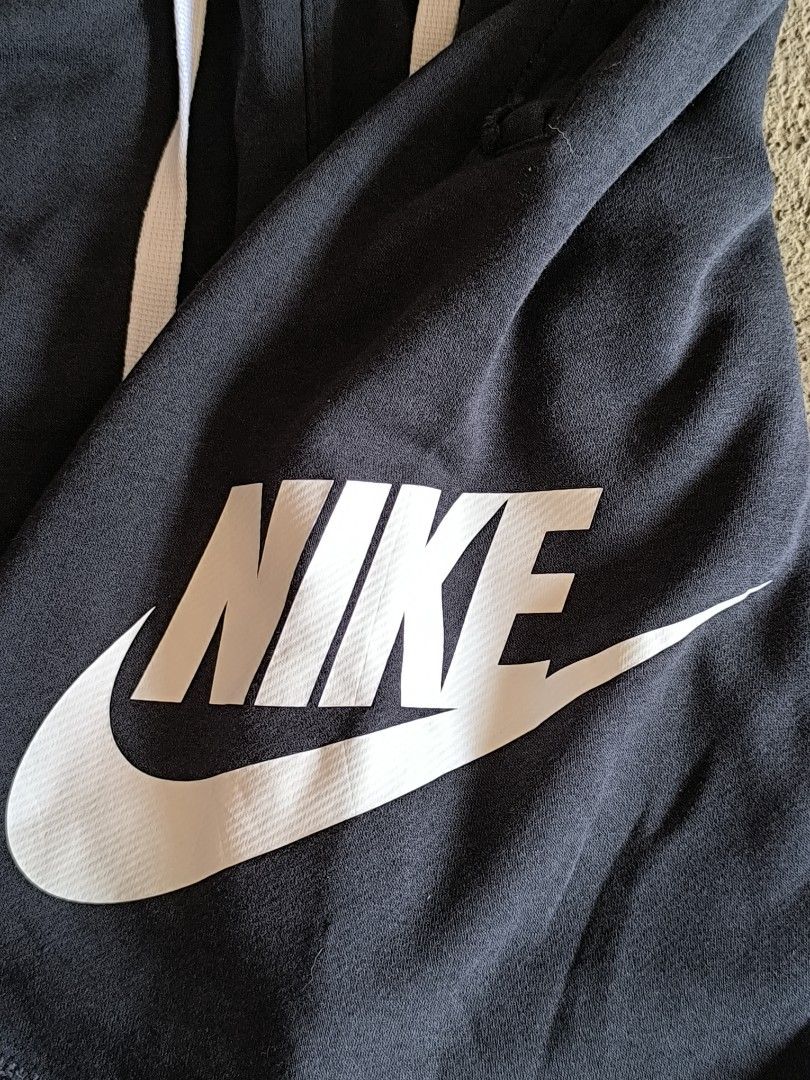 NIKE ALUMNI SHORTS (Category: Shorts) located in Cotabato. Submitted by sentimentalgoodz (Listing ID 1459974894, Image 2). Description: NIKE ALUMNI SHORTS 9/10 CONDITION SIZE 30 NO FLAWS AS NEW AUTHENTIC.