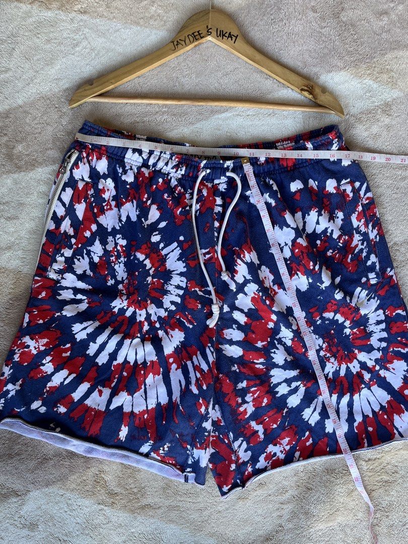 NIKE COTTON SHORT (Category: Shorts) located in Baler. Submitted by shneyy (Listing ID 1460031992, Image 2). Description: .