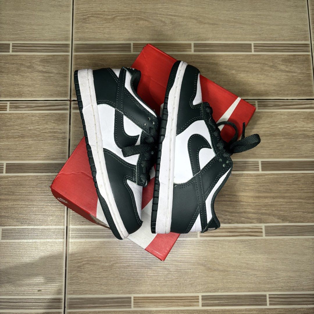 Nike dunk low 12C/18cm (Category: Babies & Kids Fashion) located in Valenzuela. Submitted by minismanila (Listing ID 1460025700, Image 3). Description: With box.