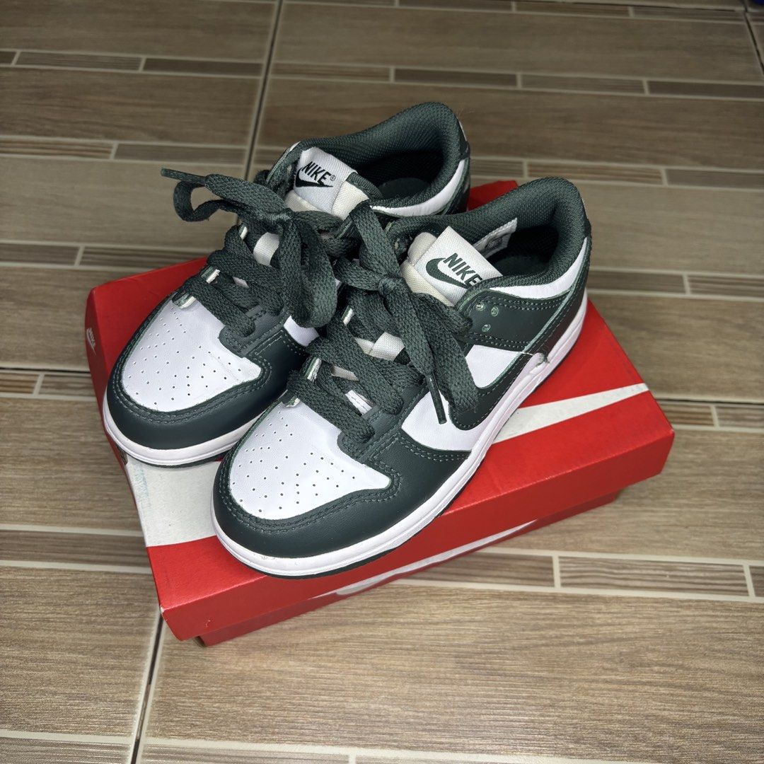 Nike dunk low 12C/18cm (Category: Babies & Kids Fashion) located in Valenzuela. Submitted by minismanila (Listing ID 1460025700, Image 1). Description: With box.