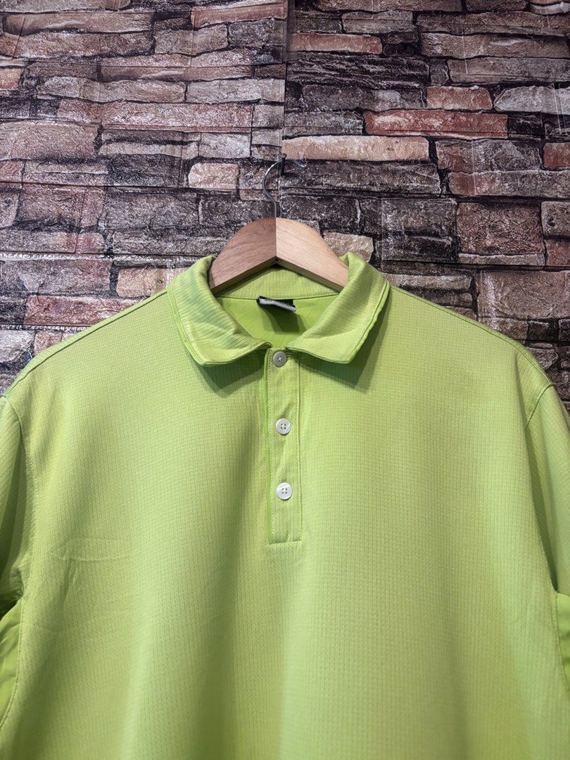 NIKE NEON GREEN POLO SHIRT (Category: Tshirts & Polo Shirts ) located in Davao. Submitted by angelothriftfinds (Listing ID 1460073600, Image 2). Description: NIKE brand new condition dimension: 21.5” W | 27.5” L fit: M size issue: none mine: ₱250.