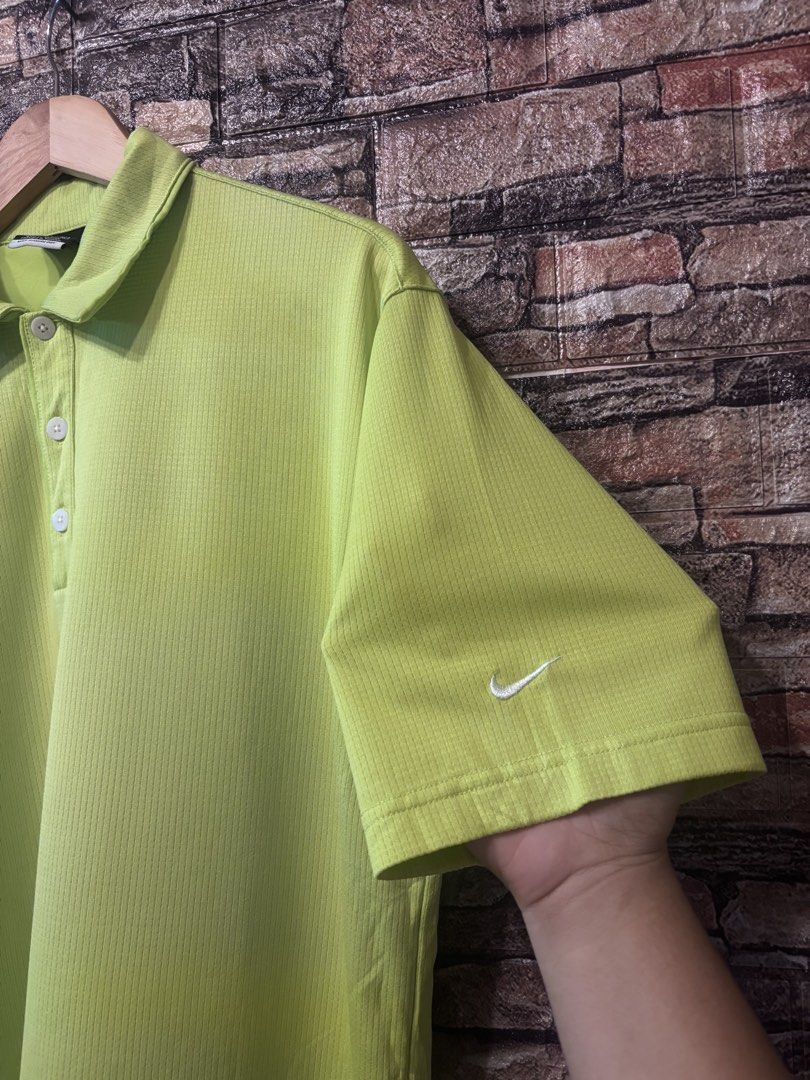 NIKE NEON GREEN POLO SHIRT (Category: Tshirts & Polo Shirts ) located in Davao. Submitted by angelothriftfinds (Listing ID 1460073600, Image 3). Description: NIKE brand new condition dimension: 21.5” W | 27.5” L fit: M size issue: none mine: ₱250.