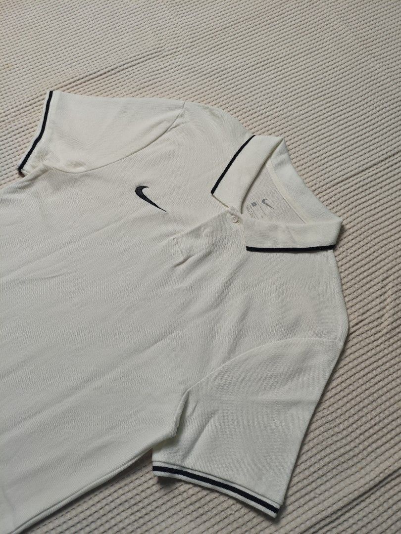 Nike Polo Shirt (Category: Tshirts & Polo Shirts ) located in Dapitan. Submitted by vincesabejon (Listing ID 1459973601, Image 3). Description: Nike Polo Shirt Size Small on tag 17" Width Length 29.5 Front 30.5 Back Excellent to As new Condition No issue PHP:📥📥📥 Loc: Mindanao Unli Vouch and Vc for safe transaction.
