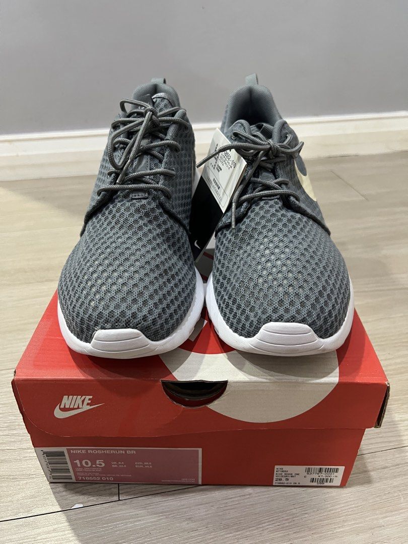 Nike Roshe Run, US 10.5 (Category: Sneakers) located in San Juan City. Submitted by dap_21 (Listing ID 1460069296, Image 3). Description: Nike Roshe Run, US 10.5 Bnew Cool Grey White Made i.