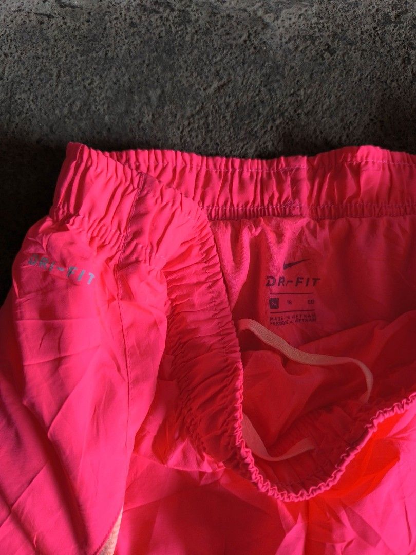 NIKE RUNNING SHORT (Category: Shorts) located in Cotabato. Submitted by sentimentalgoodz (Listing ID 1459972153, Image 3). Description: NIKE RUNNING SHORT 9/10 CONDITION SIZE 30-32 WOMENS CAN FIT TO MENS ISSUE CUT TAG AUTHENTIC.