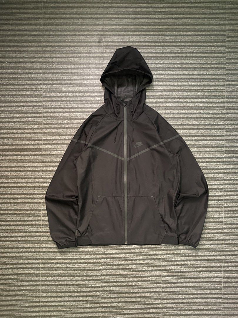 Nike Tech Aeroshield Windbreaker (Category: Coats, Jackets and Outerwear) located in Iloilo. Submitted by chillbill11 (Listing ID 1459988489, Image 1). Description: Medium on tag But can fit up to Large Width: 23 inch Length: 27 inch Excellent condition Good as new 9/10 color rate No issue.