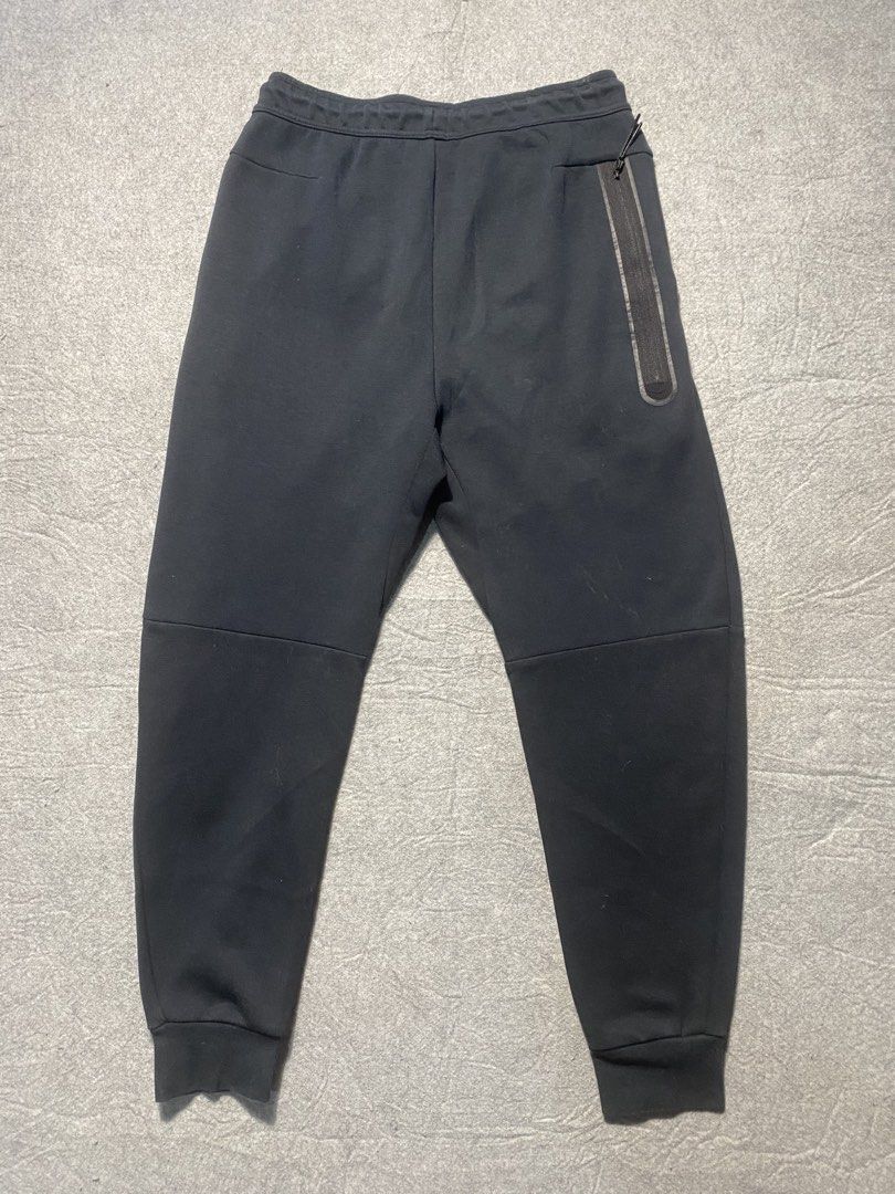 NIKE TECH FLEECE BLACK JOGGER PANTS (Category: Joggers) located in Roxas, Mindoro Oriental. Submitted by mzonethrifts (Listing ID 1460014482, Image 2). Description: Width: 30 Length: 37.5 Thigh: 13 Leg Opening: 4.5 Condition: Excellent Issue: None Code: A22.