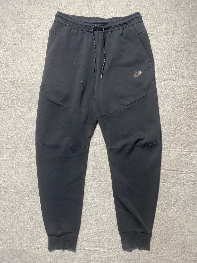 NIKE TECH FLEECE BLACK JOGGER PANTS (Category: Joggers) located in Roxas, Mindoro Oriental. Submitted by mzonethrifts (Listing ID 1460014482, Image 1). Description: Width: 30 Length: 37.5 Thigh: 13 Leg Opening: 4.5 Condition: Excellent Issue: None Code: A22.