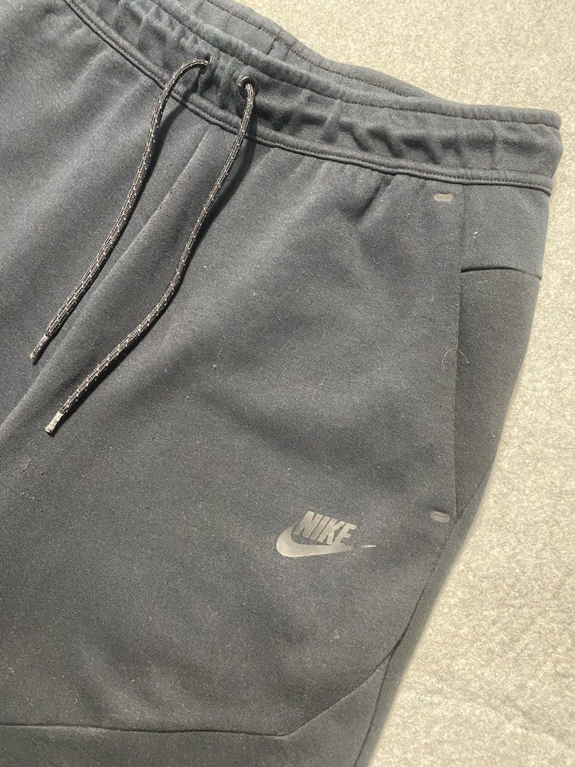 NIKE TECH FLEECE BLACK JOGGER PANTS (Category: Joggers) located in Roxas, Mindoro Oriental. Submitted by mzonethrifts (Listing ID 1460014482, Image 3). Description: Width: 30 Length: 37.5 Thigh: 13 Leg Opening: 4.5 Condition: Excellent Issue: None Code: A22.