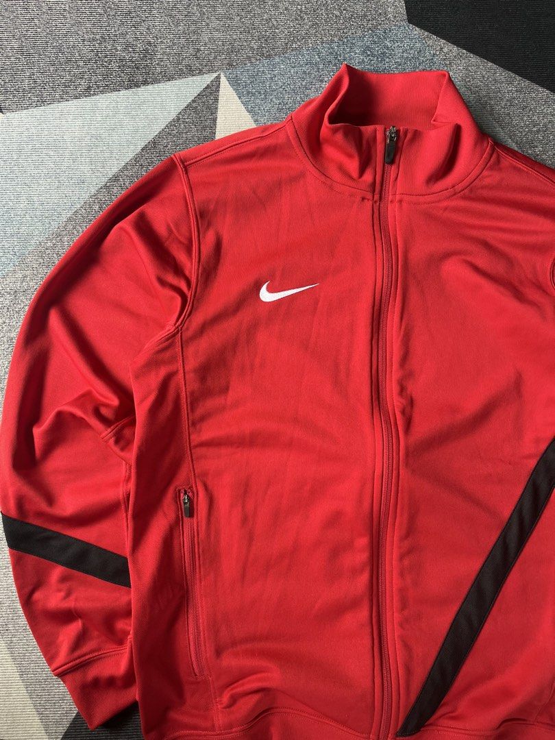 Nike Two Tone Track Jacket (Category: Coats, Jackets and Outerwear) located in Paranaque City. Submitted by mackraven260159 (Listing ID 1459957322, Image 2). Description: 21 x 27.5 .