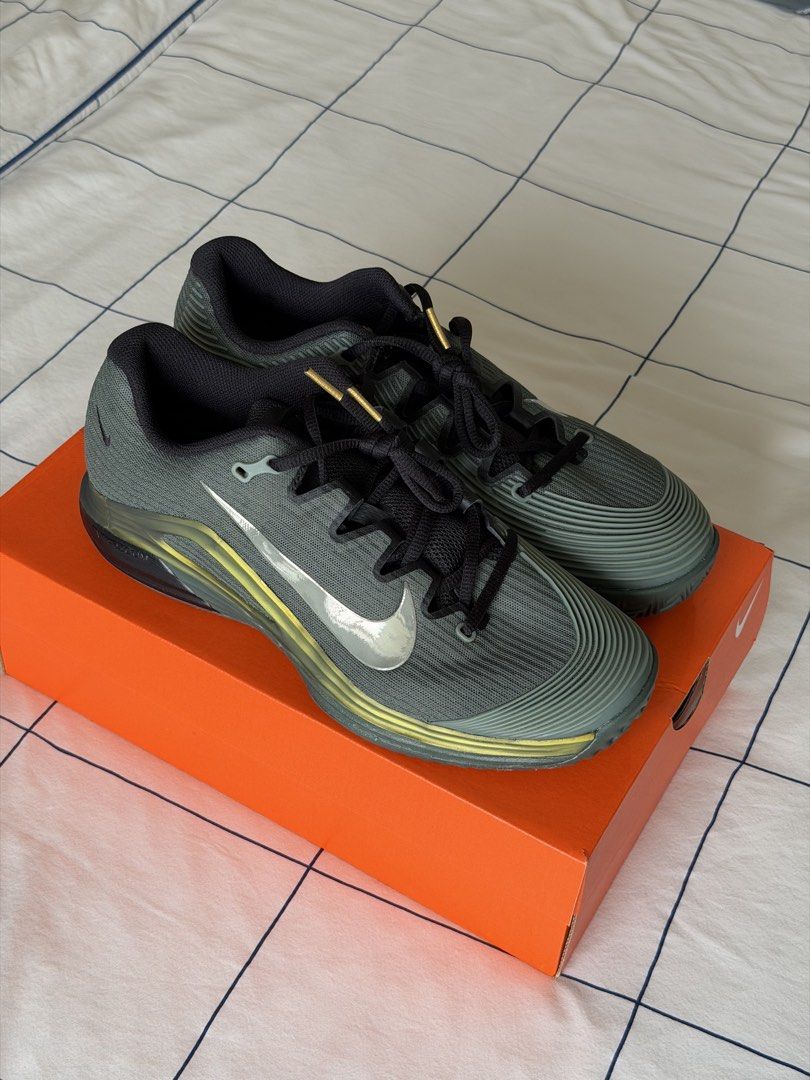 Nike Vapor 12 PRM (Category: Casual Shoes) located in Manila. Submitted by markus0007 (Listing ID 1459946283, Image 1). Description: Brand New Nike Vapor 12 PRM NYC US Open Pack Camo Green/Metallic Gold/Black/Pure Platinum Size 8.5US.