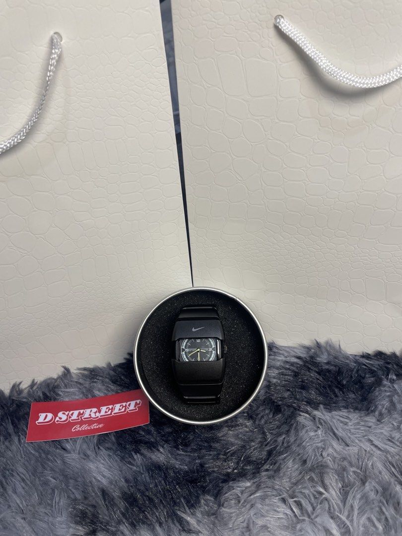 Nike Y2K Watch (Category: Men's Watches) located in Caloocan City. Submitted by dhazylcollectivez (Listing ID 1460057643, Image 2). Description: Nike Vintage Y2K Watch Inclusions: - with box - paperbag ✅ Adjustable and pwedi bawasan ang link ✅ Premium Japan Quality 🇯🇵 ✅ Water resistant 📦 Comes with new battery & ready to wear! SHIPPING NATIONWIDE - J&T COURIER LALAMOVE SAMEDAY DELIVERY AROUND METRO MANILA .
