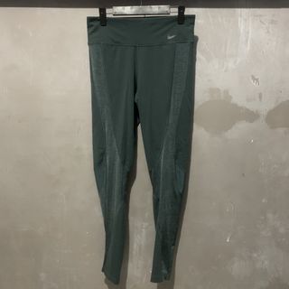 (Category: ) located in . Submitted by randomthrift.womens (Listing ID 1459989792, Image 1). Description: .