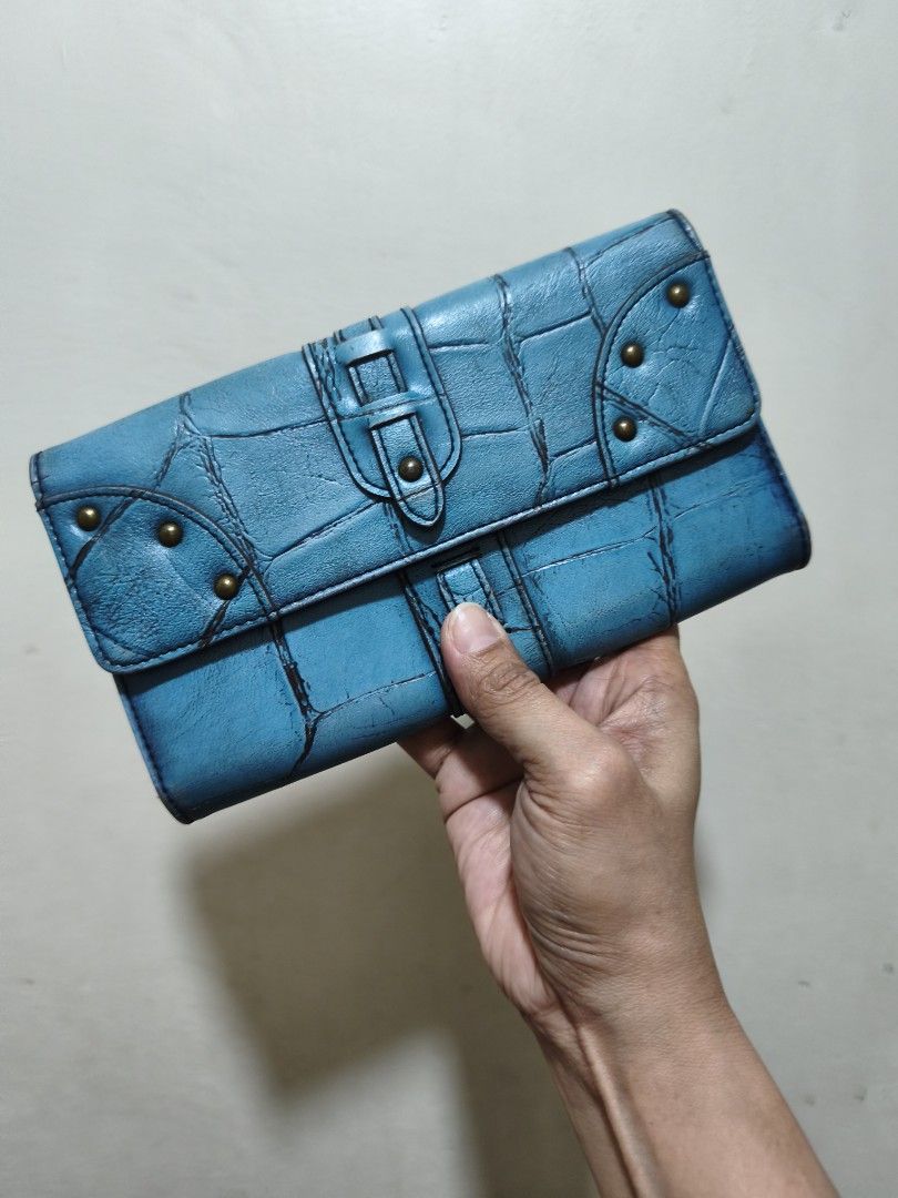 Nine West (Category: Wallets & Card holders) located in Quezon City. Submitted by uydaisy1979 (Listing ID 1460081183, Image 1). Description: .
