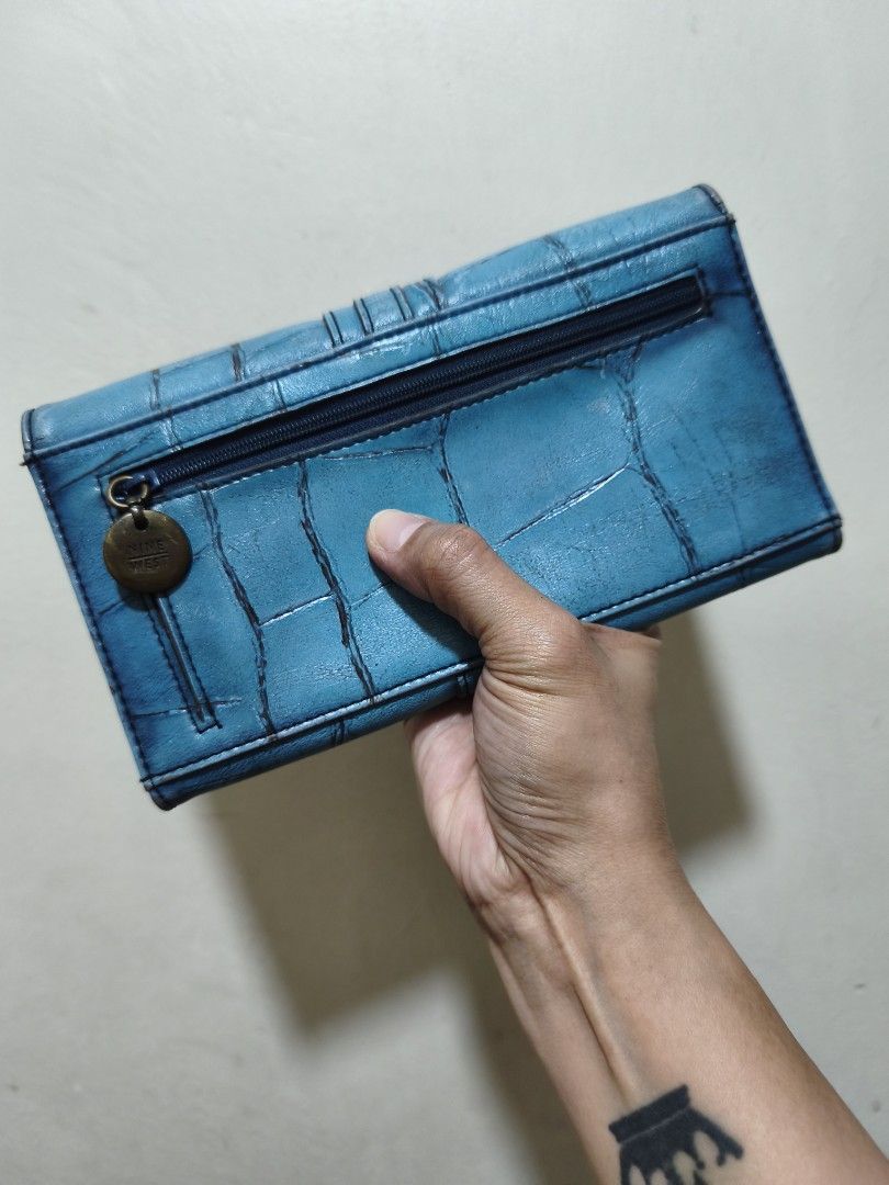 Nine West (Category: Wallets & Card holders) located in Quezon City. Submitted by uydaisy1979 (Listing ID 1460081183, Image 2). Description: .