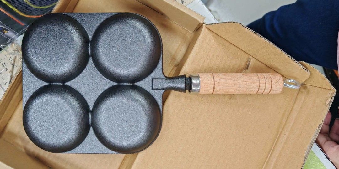 Non stick 4 holes egg pan (Category: Cookware & Accessories) located in Manila. Submitted by yzlshop (Listing ID 1459921217, Image 2). Description: .