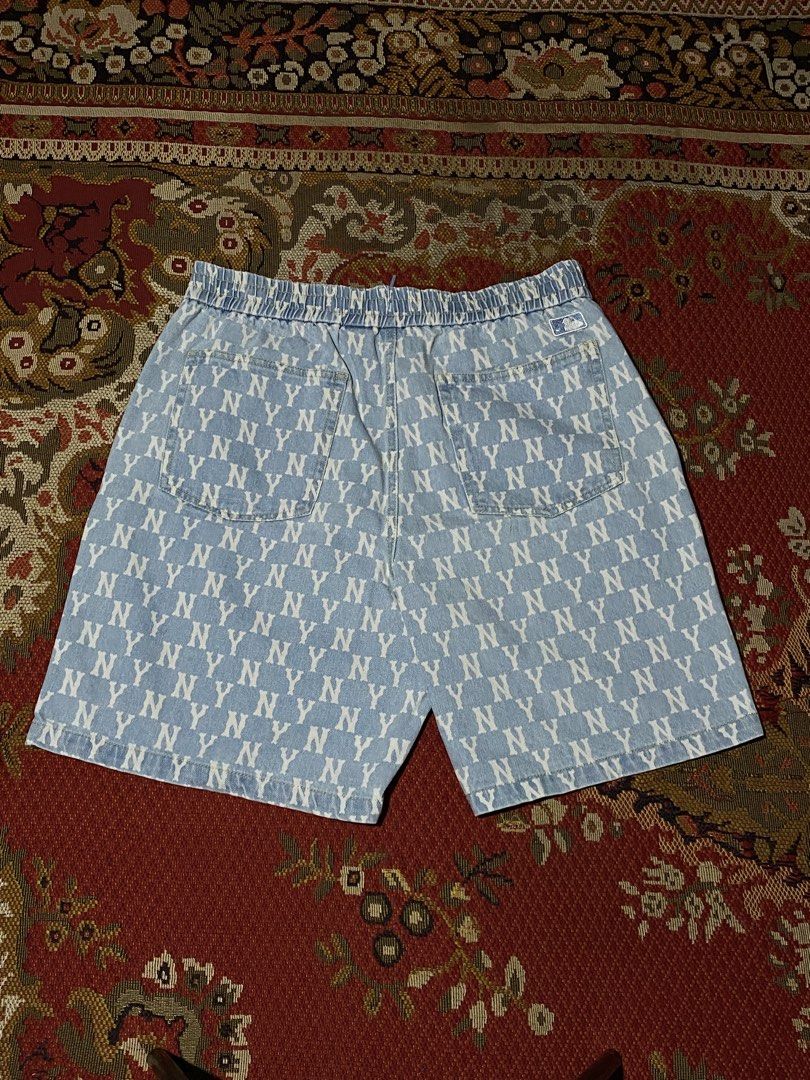 NY MONOGRAM MLB (Category: Shorts) located in Lupi. Submitted by shanchalant (Listing ID 1460033818, Image 2). Description: NY MONOGRAM MLB Dimes W15.5 L19 Lo12 Excellent condition No issue .