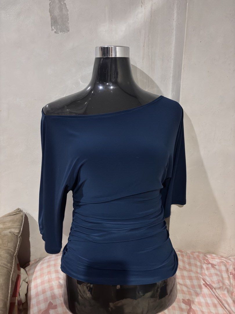 Oasis Collection Deep Blue Dark Teal One Shoulder Batwing Top (Category: Others Tops) located in Las Pinas. Submitted by kylloren_ (Listing ID 1460017259, Image 3). Description: - fits semi m to m frames - 1st pic is inspo :3 helping tags [h&m, mango, zara, uniqlo, brandy melville, princess polly, y2k, coquette, dainty, vintage, early 2000s, grunge, cottagecore, basics, preppy, goth, fairycore, fairy, edikted, hollister, miu the label, isa the la