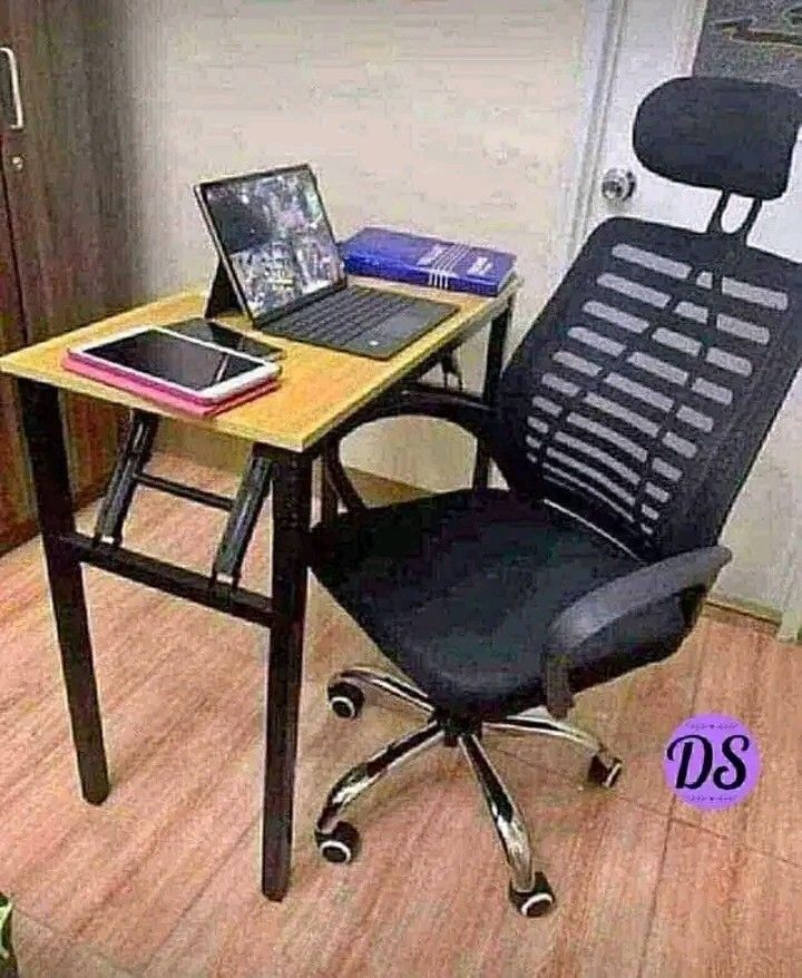 Office Chair (Category: Chairs) located in Manila. Submitted by micoooy (Listing ID 1460024261, Image 2). Description: .
