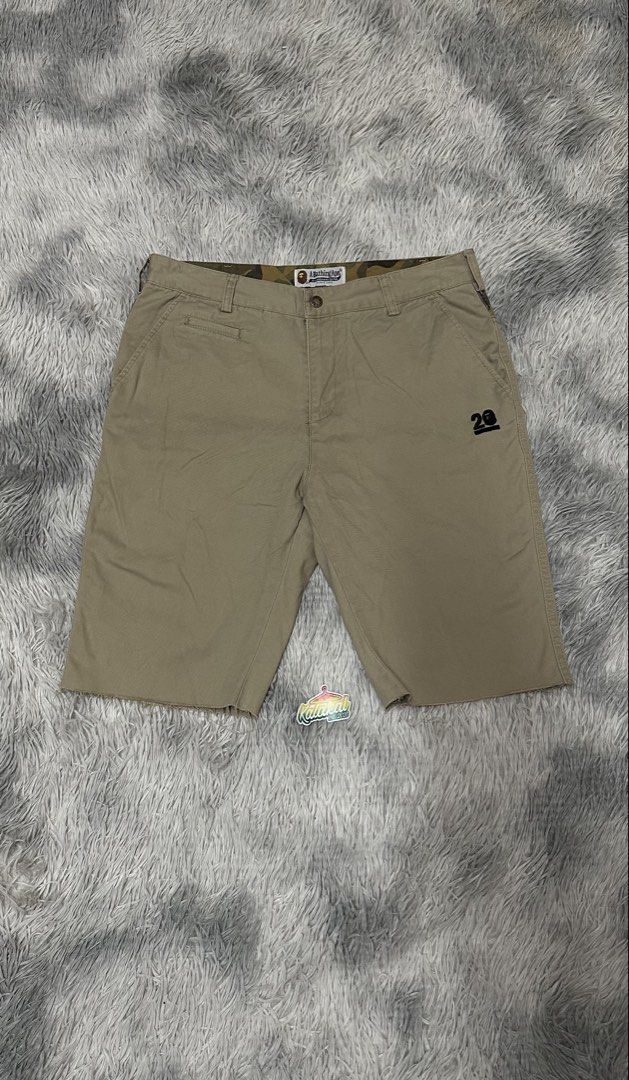 OG b*pe chino-short 20th ANNIV (Category: Shorts) located in Manila. Submitted by paulovenegaskalakal2020 (Listing ID 1459996694, Image 1). Description: For sale! Kalakal OG B*pe chino short 20th Anniversary - a bathing ape Large on tag Size- 32 Length- 21 inches Leg opening- 9 inches Cut off hem Minimal scratch Sign of usage Good MINE 1,590 +sf.