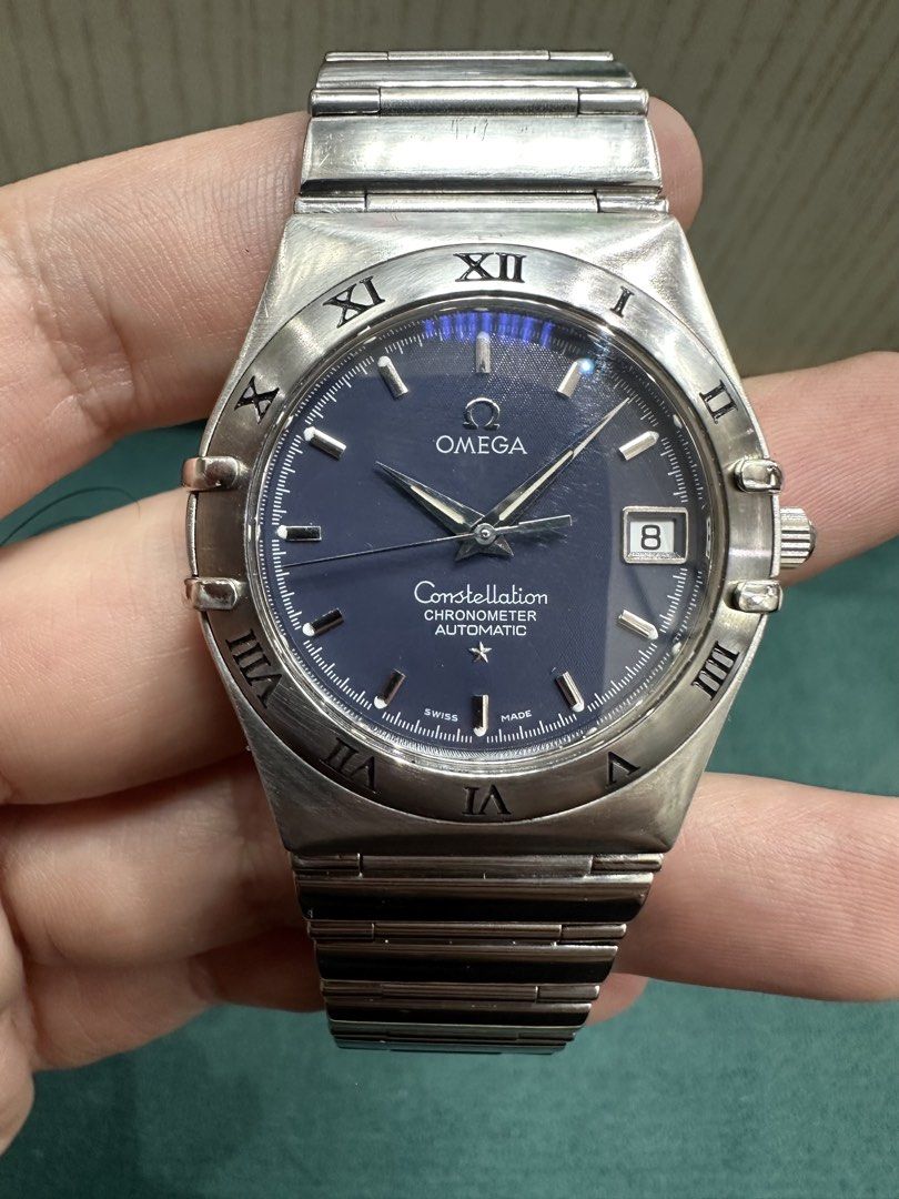 Omega 星座 Automatic （分類：手錶）位於 Hong Kong。 由 honest_timewatch 提交（商品編號 1460031416，圖片 2）。簡介： 貨品介紹：星座經典款，藍面，行走準時，功能正常 手錶附件：淨錶 watch only 錶殼直徑：35.5mm 手錶防水：N/A 手錶功能：自動，日曆 所售手錶均經過除防水之外的檢測！ 二手手錶不擔保防水功能！ 本店持有商業登記，提供手錶專業換電及維修抹油服務，機械錶抹油後更享有一年機芯保用。 手錶抹完油，恢復出廠98%要求品質保證（長期無抹油零件耗損除外），古董舊錶亦可行走準時 價錢公道！本店亦提供手錶更換錶帶，閒置名錶回收服務，如有需要可pm查詢！ 本店地址：荃灣荃豐中心1F B22B 鋪，商場門口可見到！ 店名：時誠時計 。