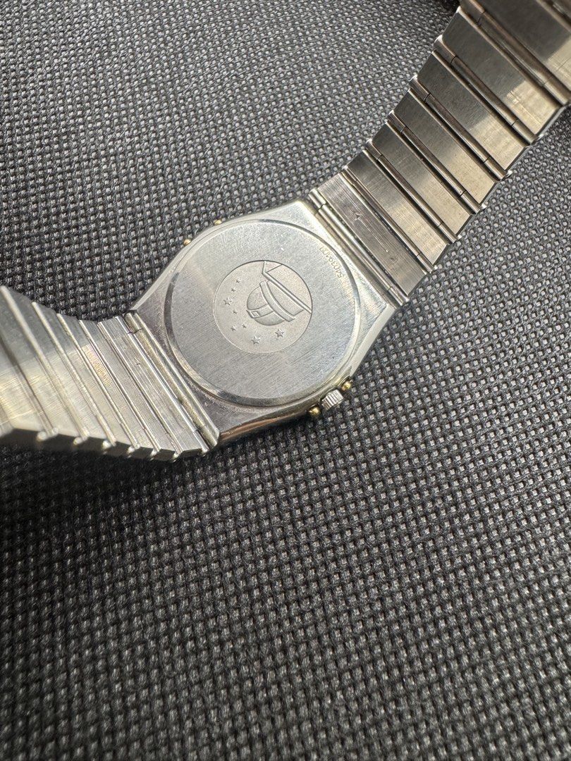 Omega Constellation Day-Date 18k Gold Bezel (Category: Luxury Watches) located in Quezon City. Submitted by jperks0102 (Listing ID 1460056658, Image 3). Description: Watch with extra links.