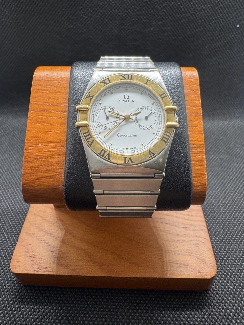 Omega Constellation Day-Date 18k Gold Bezel (Category: Luxury Watches) located in Quezon City. Submitted by jperks0102 (Listing ID 1460056658, Image 1). Description: Watch with extra links.