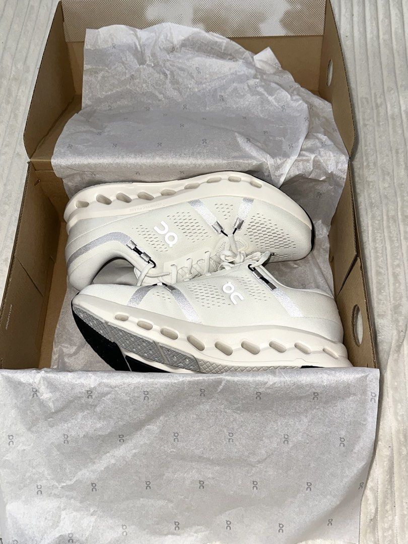 ON Cloudsurfer 2 Running Shoes Ivory White FOR MEN (Category: Sneakers) located in Urdaneta. Submitted by hellocity16 (Listing ID 1459981012, Image 2). Description: - Brand: ON - Model: Cloudsurfer 2 - Color: Ivory - Size: 9.5 US - Condition: Brand new, never worn - Features: Super lightweight, comfortable - Ideal for: Running, everyday wear - Includes: Original box with tissue paper.