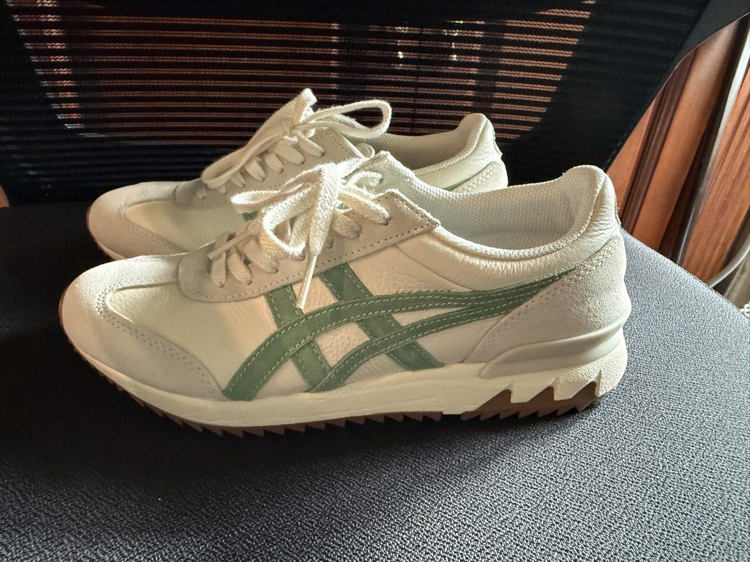 ONITSUKA TIGER SNEAKERS (Category: Sneakers) located in Quezon City. Submitted by patriciach (Listing ID 1459987598, Image 1). Description: Authentic ONITSUKA TIGER SNEAKERS SIZE : 6 women’s or 4.5 UNISEX .