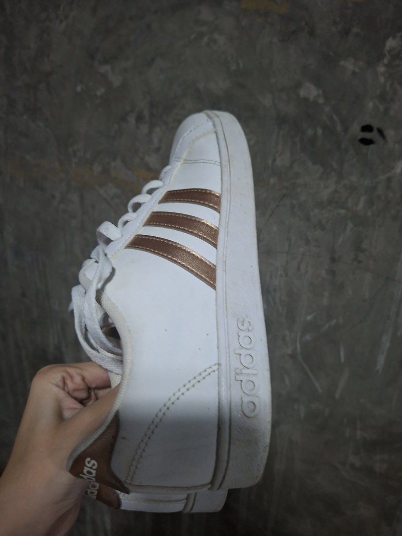 Original Adidas (Category: Shoe inserts) located in Bulacan. Submitted by eelynees (Listing ID 1460056002, Image 3). Description: 6k orig price from US. Can negotiate. Issue: small cracks in front Size: 6 1/2 US size.