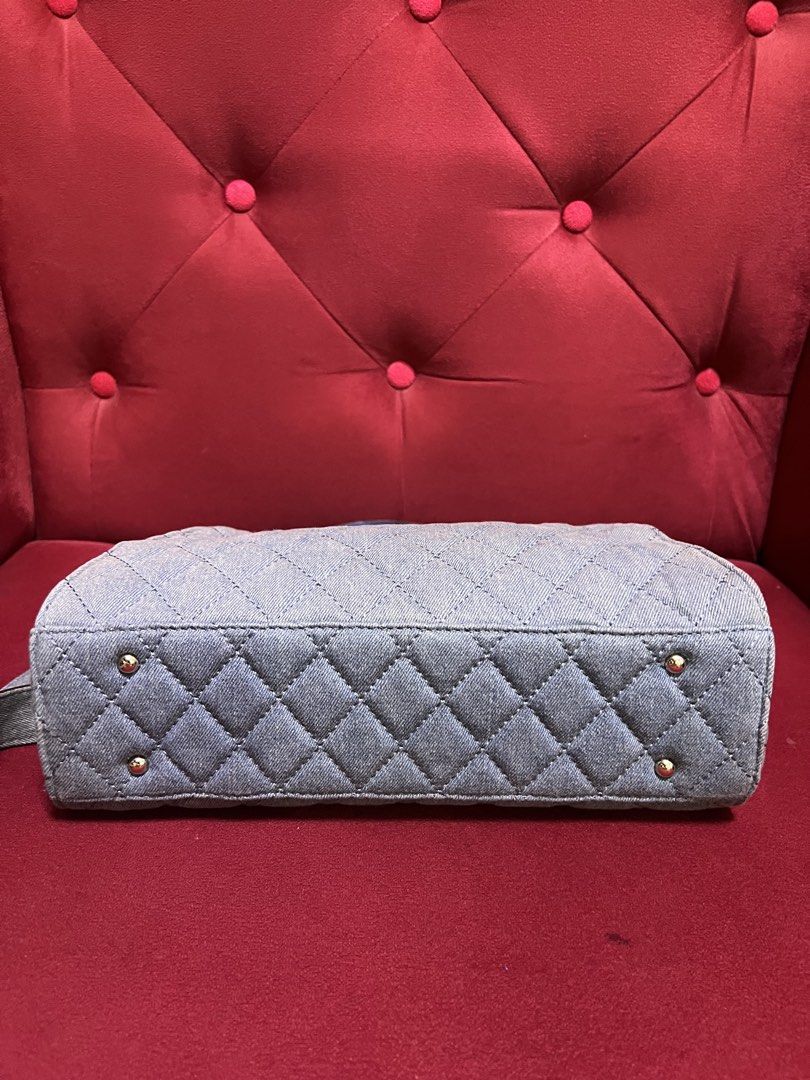 Original Guess Denim 2 way bag from Japan (Category: Cross-body Bags) located in General Tinio. Submitted by leerinche (Listing ID 1460102849, Image 3). Description: (PS.PLEASE DONT MAKE AN OFFER IF YOU’RE NOT SURE FOR PURCHASING. Making an offer means you’re getting it.Thanks po!🥰 💯 Guaranteed Authentic bought in Japan In good condition Location:Nueva Ecija Mop:Gcash/BDO.