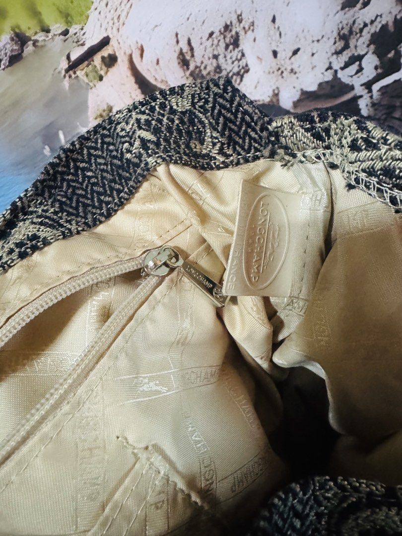 original preloves Longchamp idole bag (Category: Luxury Bags & Wallets) located in Manila. Submitted by nylan1227 (Listing ID 1460004283, Image 3). Description: like new condition.