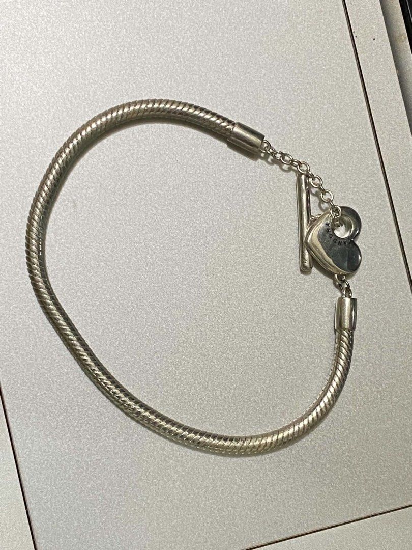 Pandora Bracelet 19cm (Category: Bracelets) located in Bacolod City. Submitted by charmvault (Listing ID 1460017334, Image 1). Description: 📌Pandora Bracelet 19cm •From US🇺🇸 •925 Silver •Like New •Pass sa barat •No inclusions •If in doubt please do not buy 🏷️₱1800 last price + Sf.