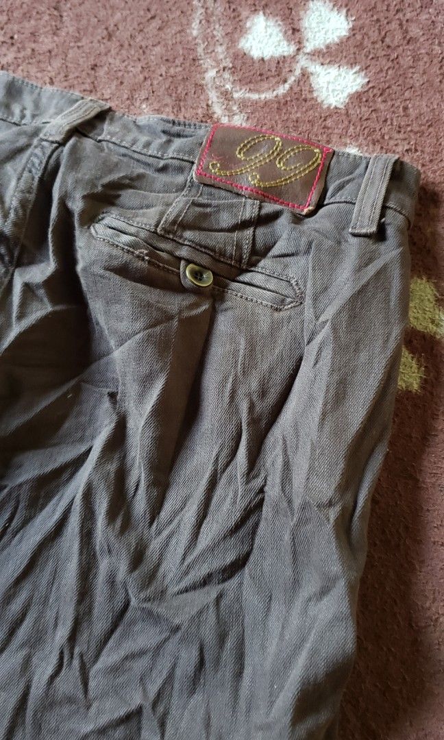 Level99 (Category: Jeans & Leggings) located in Guar Chempedak. Submitted by collectionsbundles (Listing ID 1459985945, Image 3). Description: bundle item.