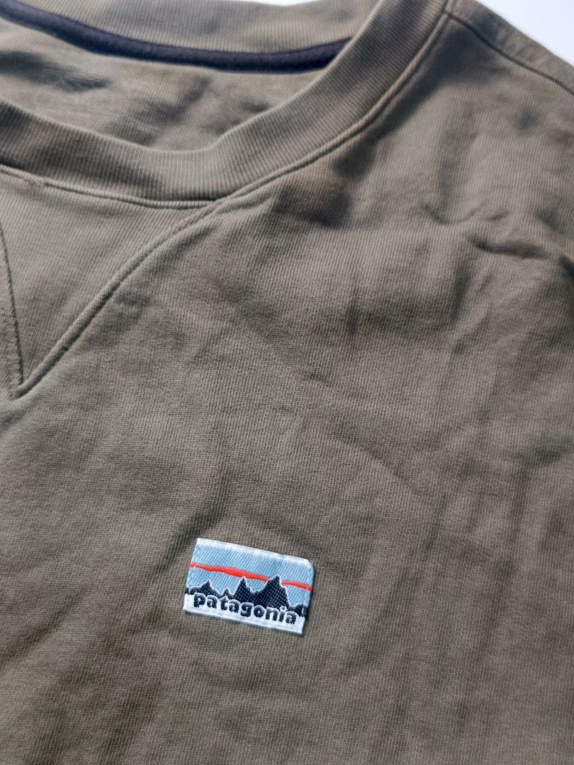 Patagonia Daily Crew Neck (Category: Activewear) located in Tacloban City. Submitted by agnescthrifted98 (Listing ID 1459988868, Image 2). Description: Patagonia Daily Crew neck sweatshirt Excellent Condition Color rate 9-9.5/10 No issue Size: Medium 22.5x26.5 inches 900+sf Loc. Tacloban City.
